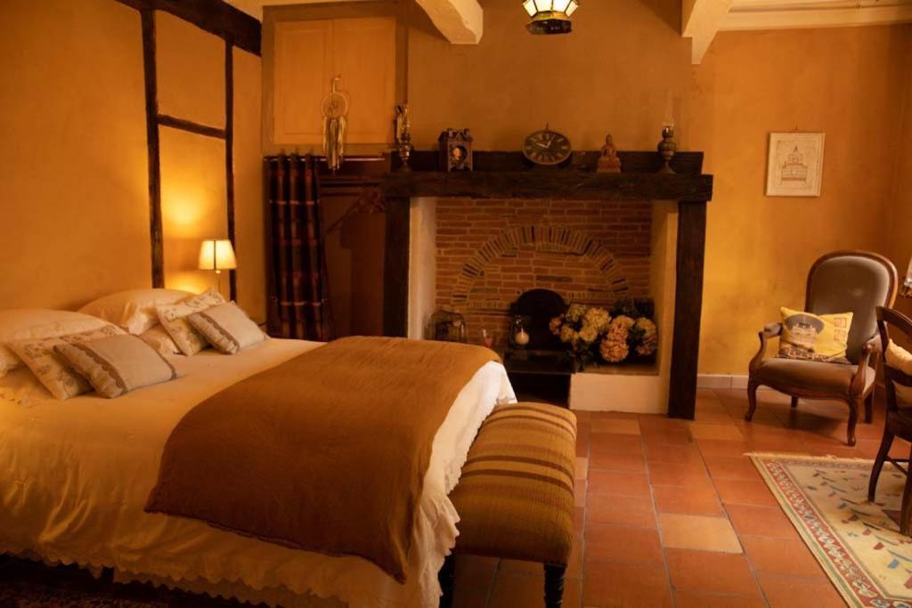Le Logis Saint Victor Hotel Coufouleux ภายนอก รูปภาพ